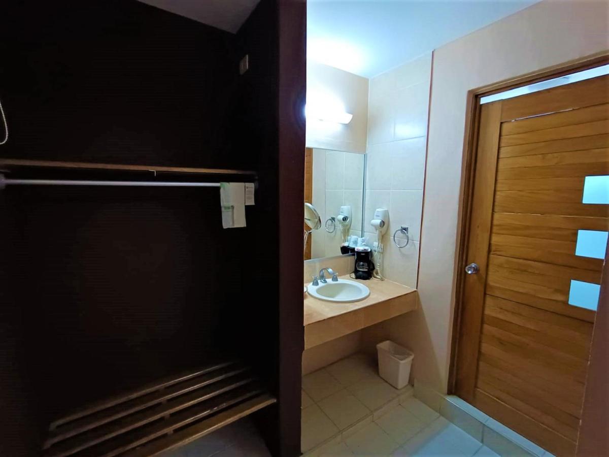 Hotel Santo Domingo Express 비야에르모사 외부 사진