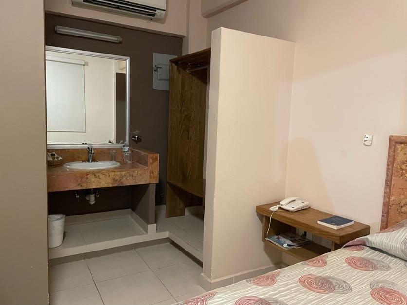 Hotel Santo Domingo Express 비야에르모사 외부 사진